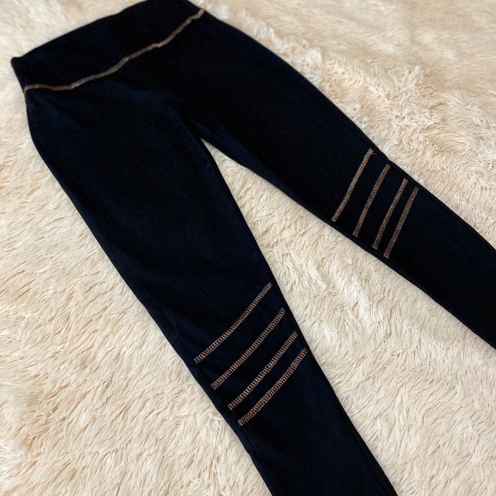 amaryllis leggings